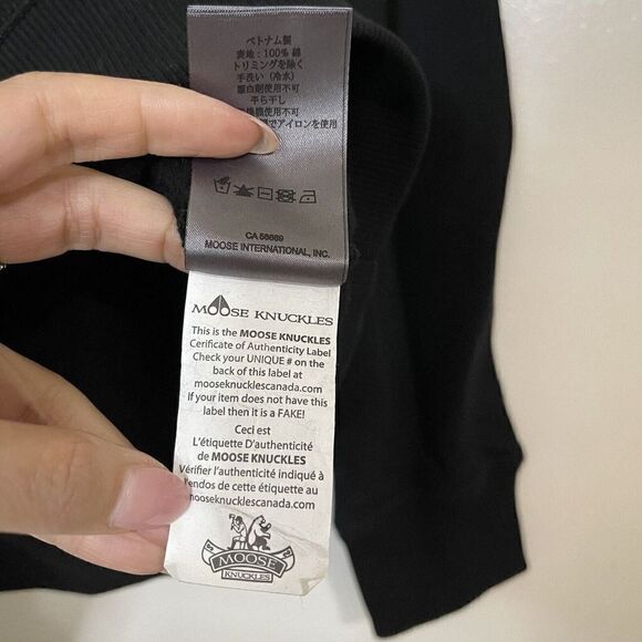 MOOSE KNUCKLES boys black print crew neck sweatshirt size XL - Picture 5 of 8